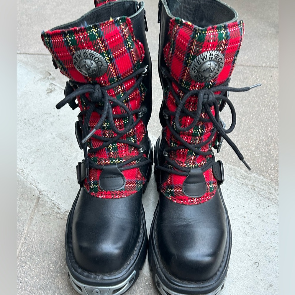 NEW ROCK GOTH BOOT WOMENS SIZE 9